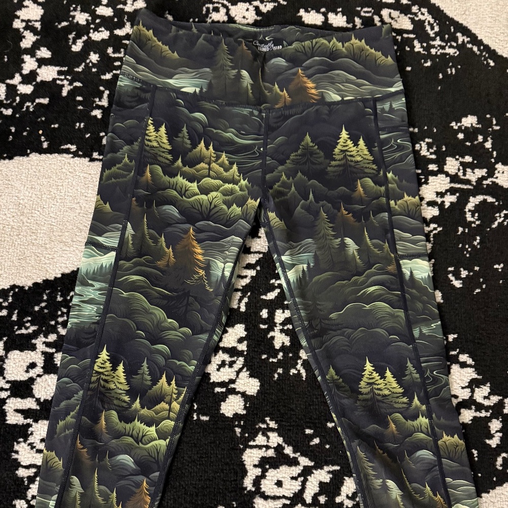 Constantly Varied Gear CVG Escape Size M Capri Leggings